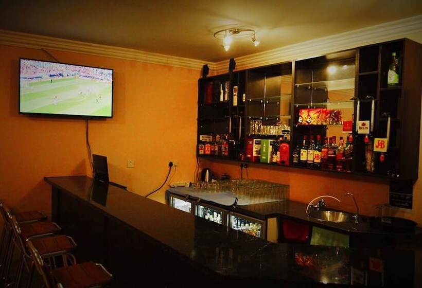 Adansonia Hotel Maun