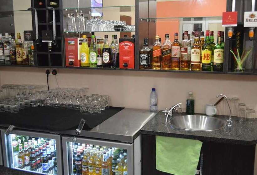 Adansonia Hotel Maun