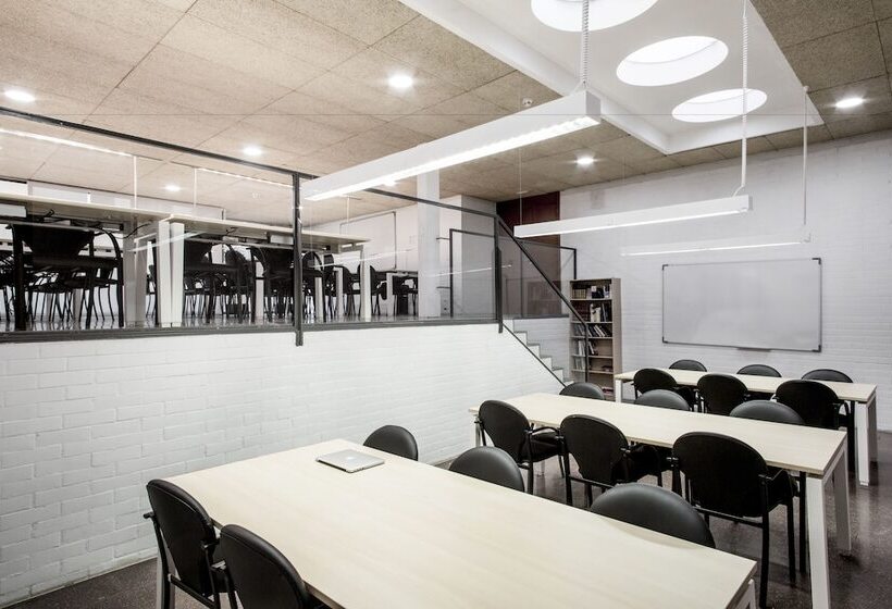 فندق صغير R.u Colegio De Cuenca   Centro Adscrito A La Reaj