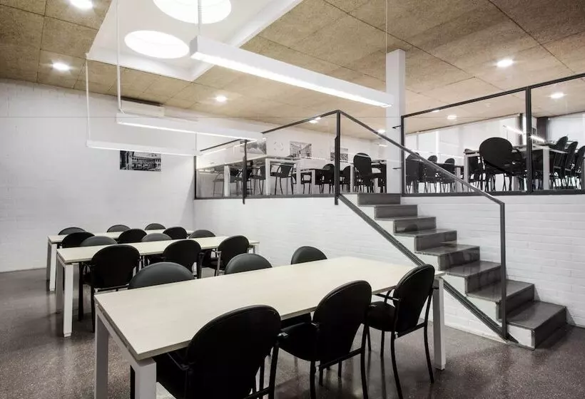 هاستل R.u Colegio De Cuenca   Centro Adscrito A La Reaj