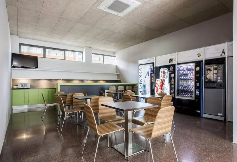 هاستل R.u Colegio De Cuenca   Centro Adscrito A La Reaj