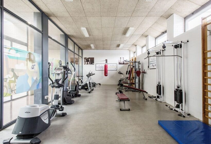 فندق صغير R.u Colegio De Cuenca   Centro Adscrito A La Reaj