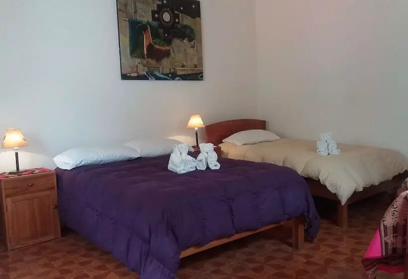 ベッドアンドブレックファースト Full Moon Ecolodge