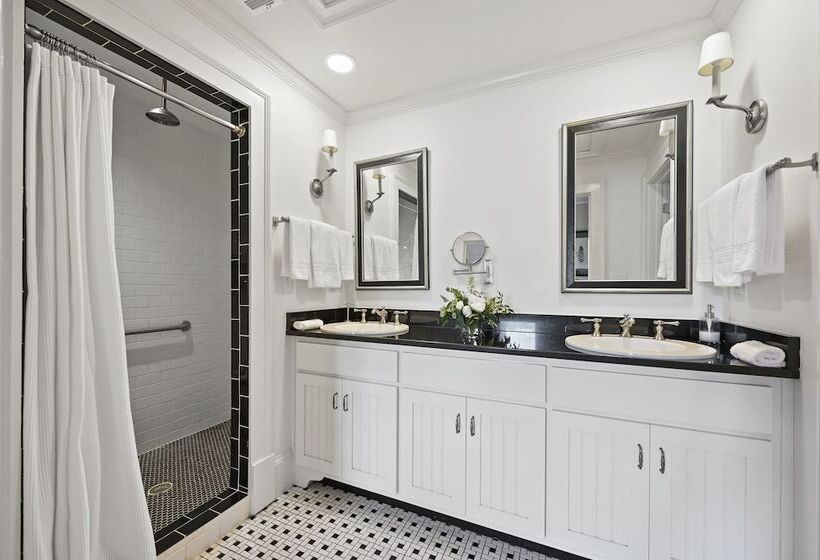 ベッドアンドブレックファースト The James Madison Inn