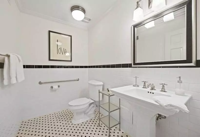 Aamiaismajoitus (B&B) The James Madison Inn