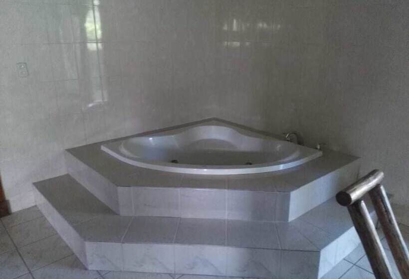 Costa Rica Paradise Island   Hostel