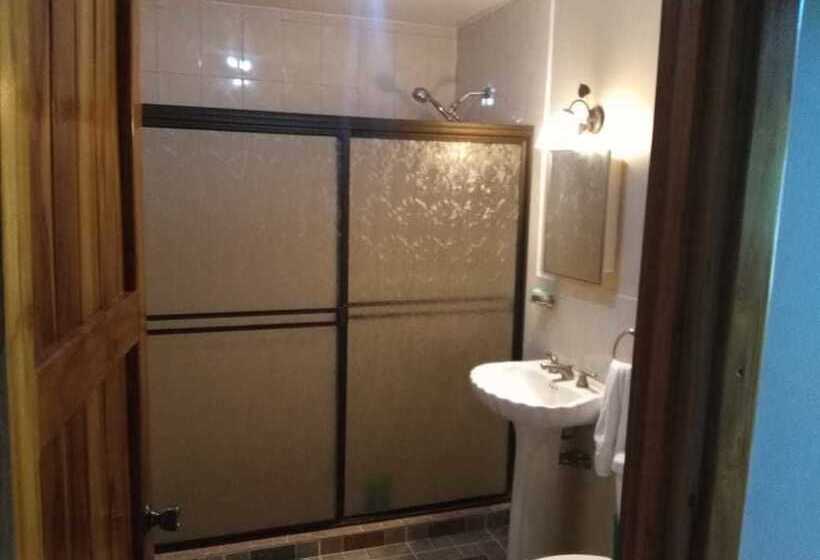 Costa Rica Paradise Island   Hostel