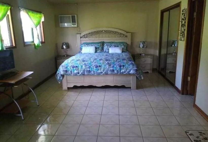 Costa Rica Paradise Island Hostel