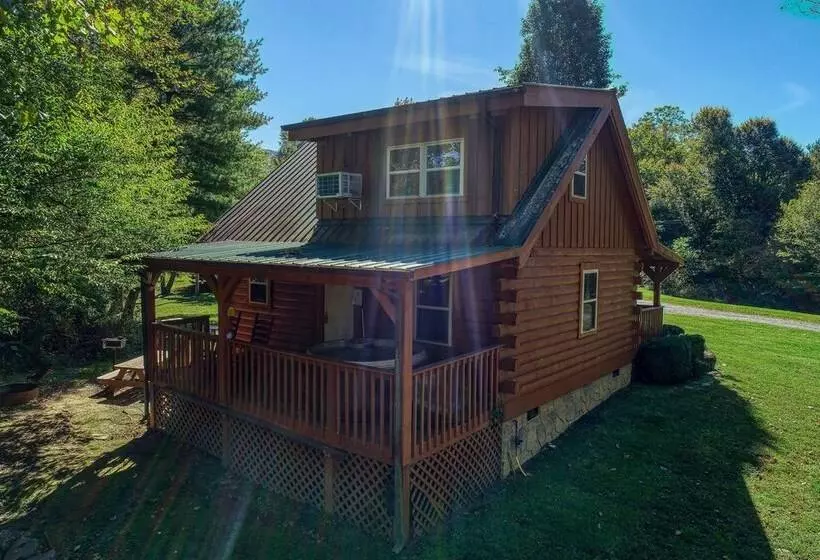 Creek Heaven   2 Bedrooms, 2 Baths, Sleeps 6 Cabin By Redawning