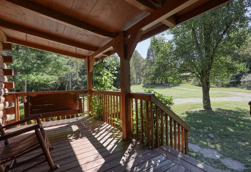 Creek Heaven 2 Bedrooms, 2 Baths, Sleeps 6 Cabin By Redawning
