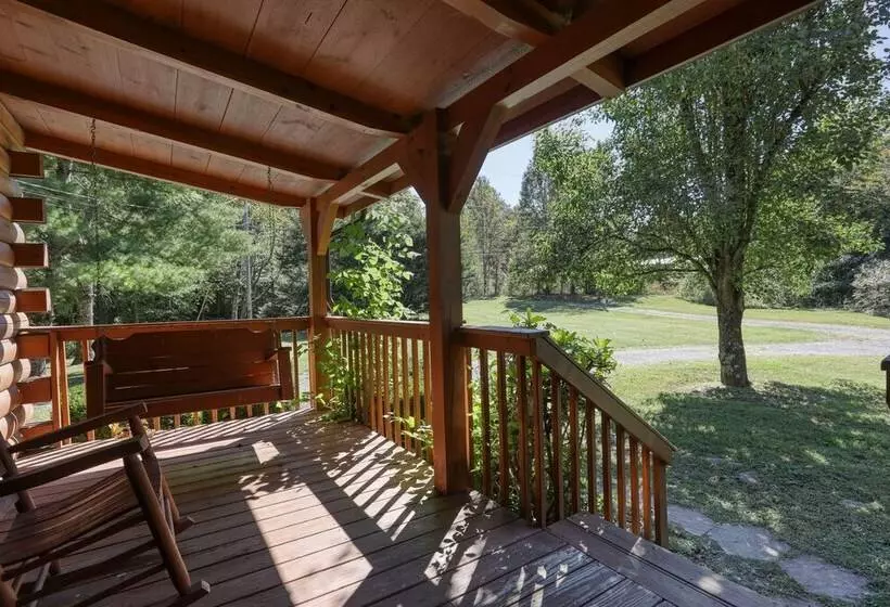 Creek Heaven   2 Bedrooms, 2 Baths, Sleeps 6 Cabin By Redawning