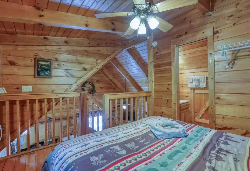 Creek Heaven   2 Bedrooms, 2 Baths, Sleeps 6 Cabin By Redawning