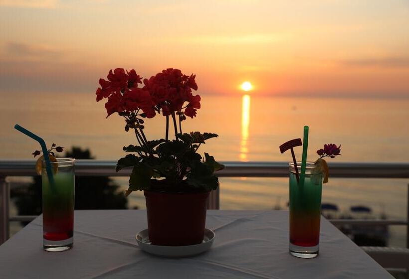 Grand Koru Otel Beach