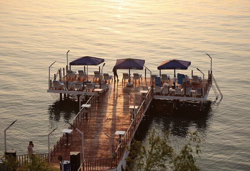 Grand Koru Otel Beach