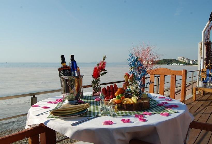 Grand Koru Otel Beach