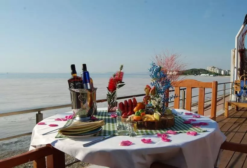 Grand Koru Otel Beach