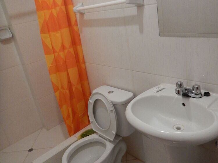 La Casa De Gloria B&b   Hostel