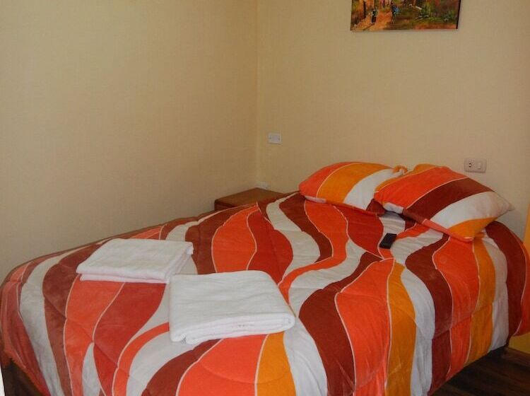 La Casa De Gloria B&b   Hostel