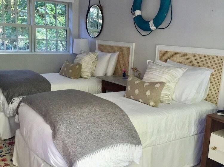 فندق على الطريق A Room At The Beach