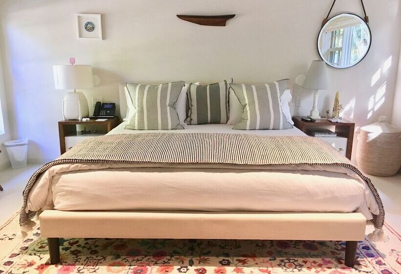 فندق على الطريق A Room At The Beach