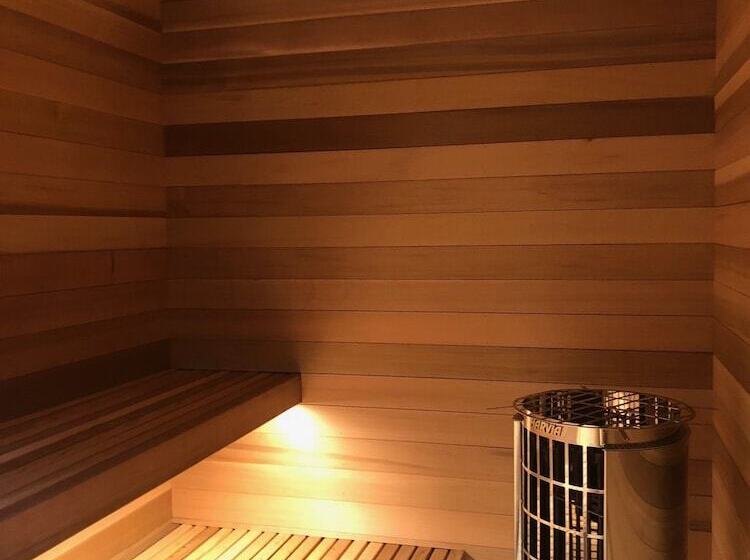 فندق على الطريق A Room At The Beach