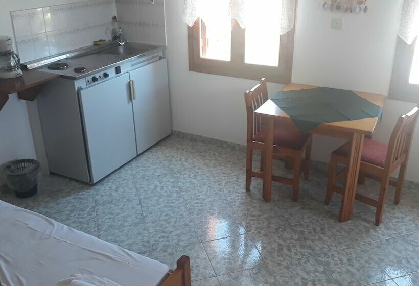 ペンション Ambeles Apartments