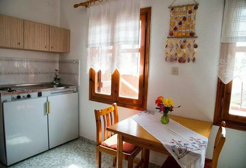 Majatalo Ambeles Apartments