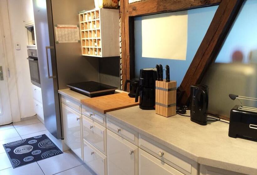 بنسيون Lilie Inn