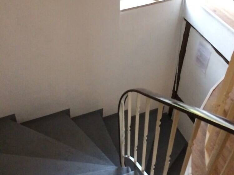 بنسيون Lilie Inn