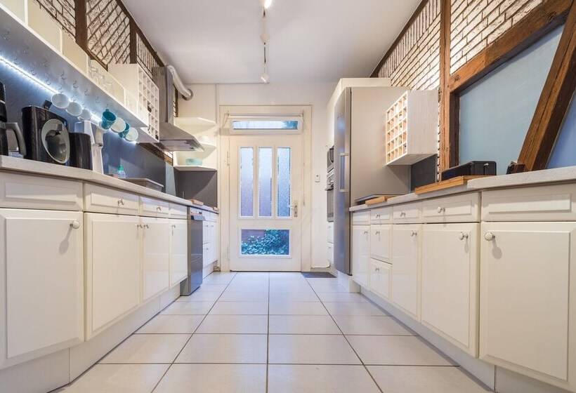 بنسيون Lilie Inn