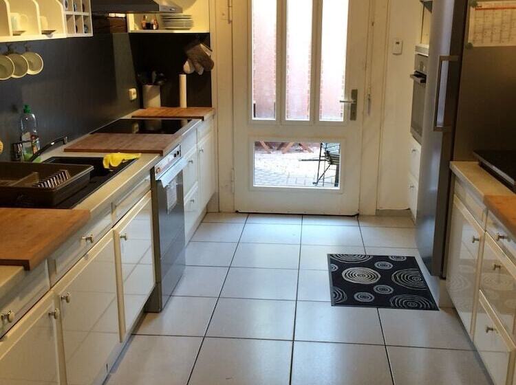 بنسيون Lilie Inn