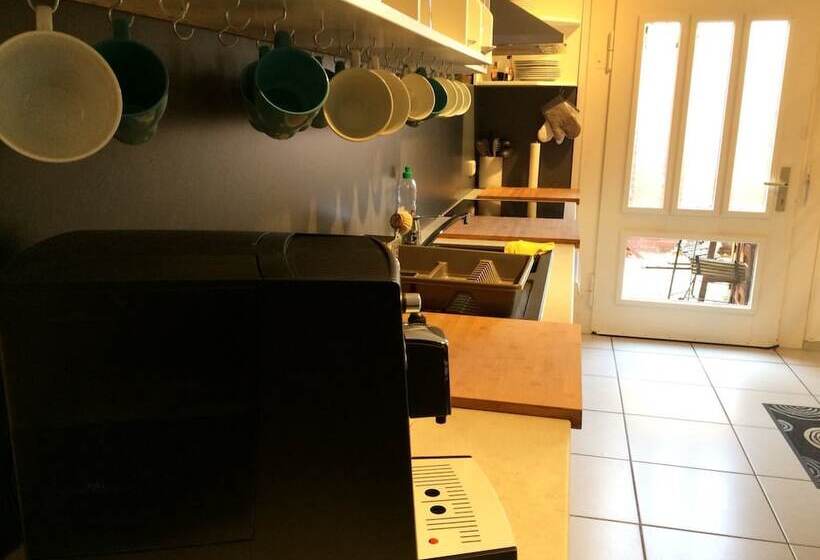 بنسيون Lilie Inn