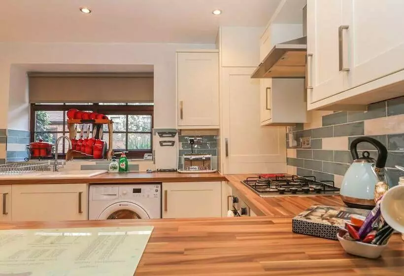 Glebe Hall Apartment