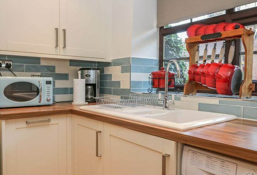 Glebe Hall Apartment