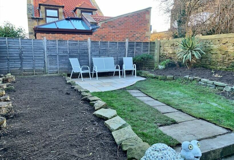 Glebe Hall Apartment