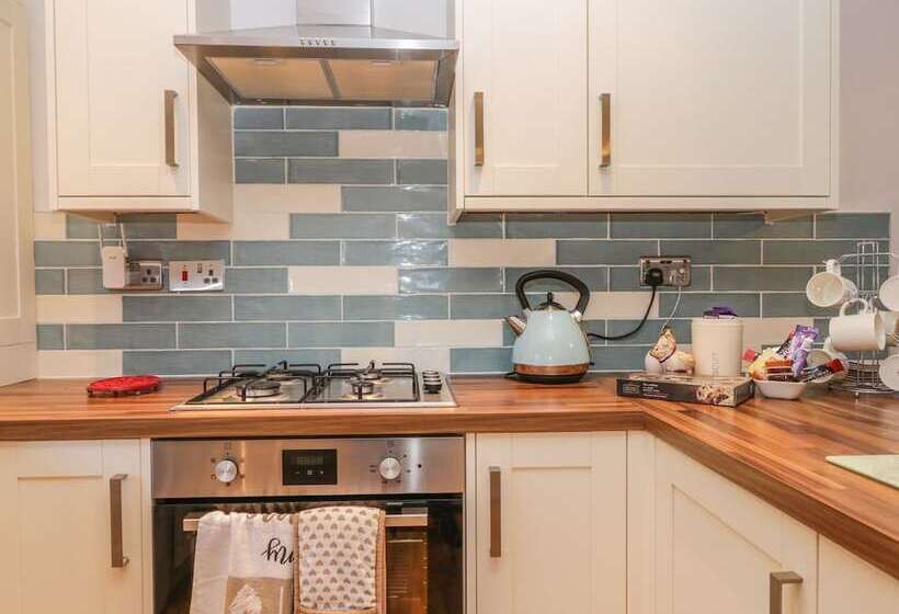 Glebe Hall Apartment