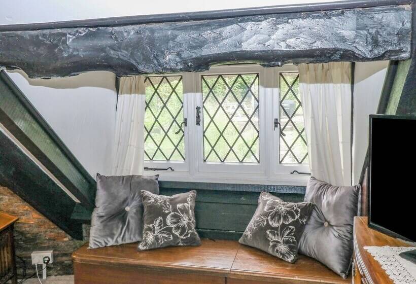 Hearthstone East Cottage