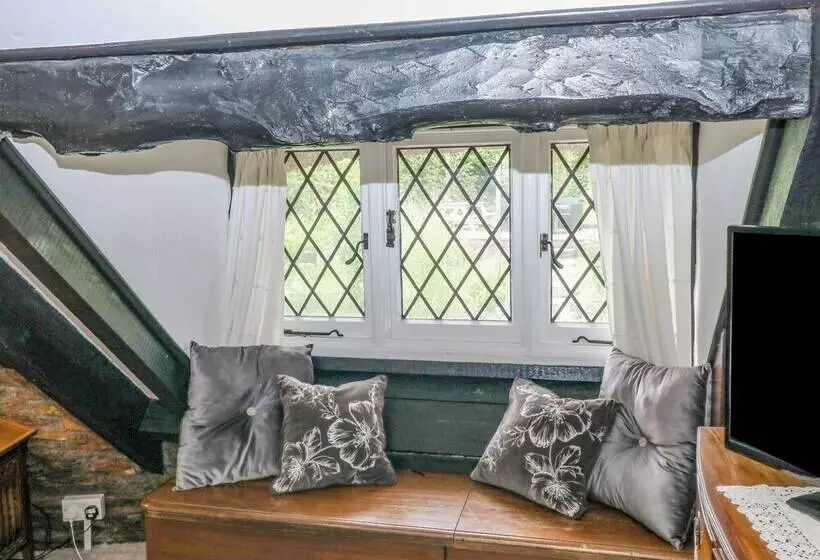 Hearthstone East Cottage