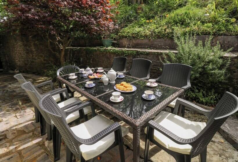 Hearthstone East Cottage