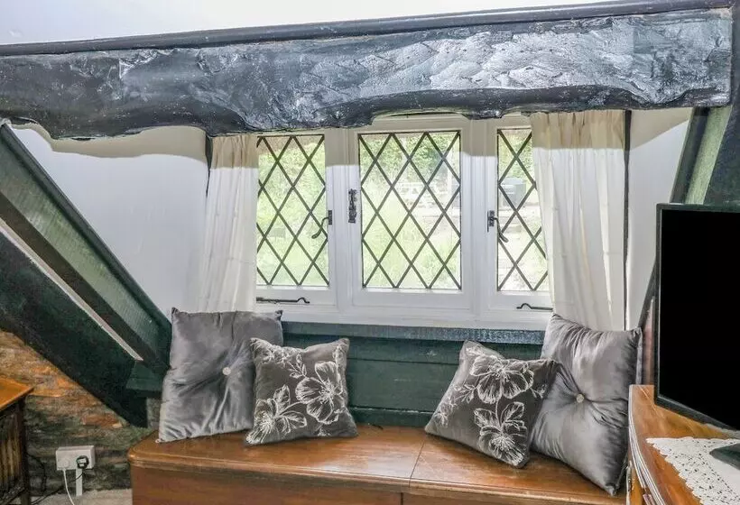 Hearthstone East Cottage