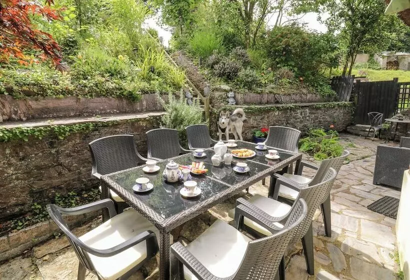 Hearthstone East Cottage