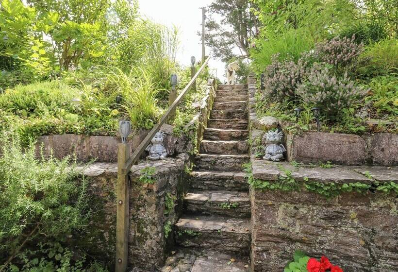 Hearthstone East Cottage