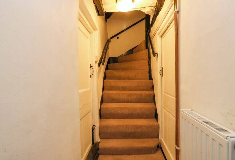 Hearthstone East Cottage