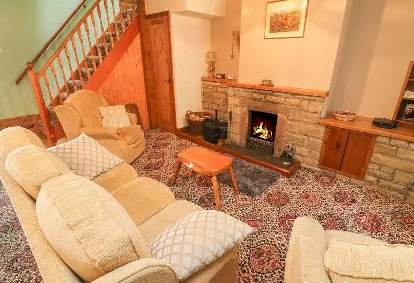 Poppy Cottage