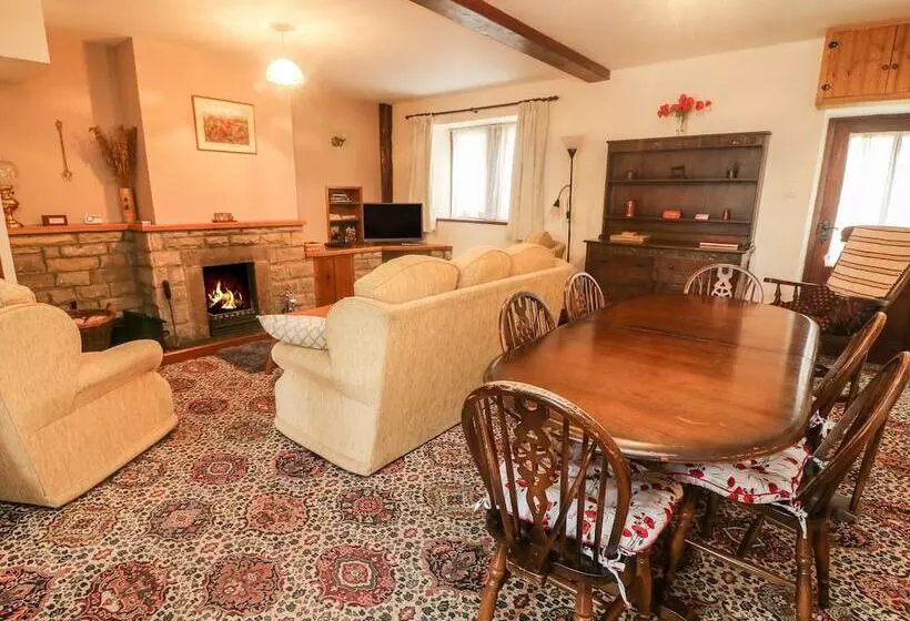 Poppy Cottage