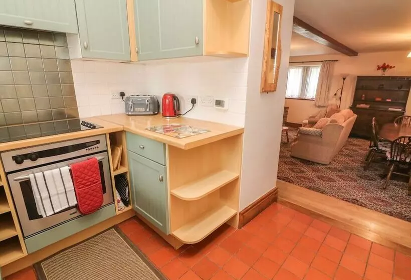 Poppy Cottage