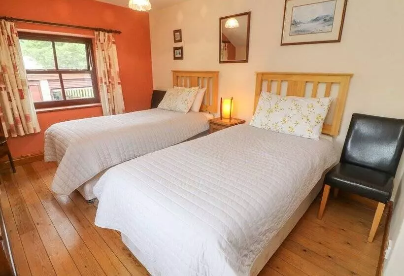 Poppy Cottage