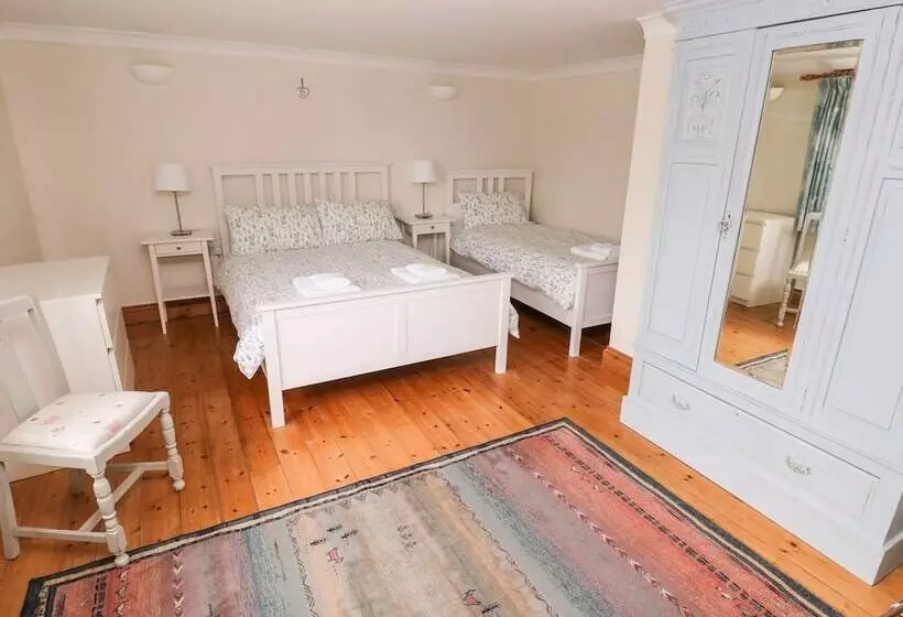 The Barn At Harrolds Farm