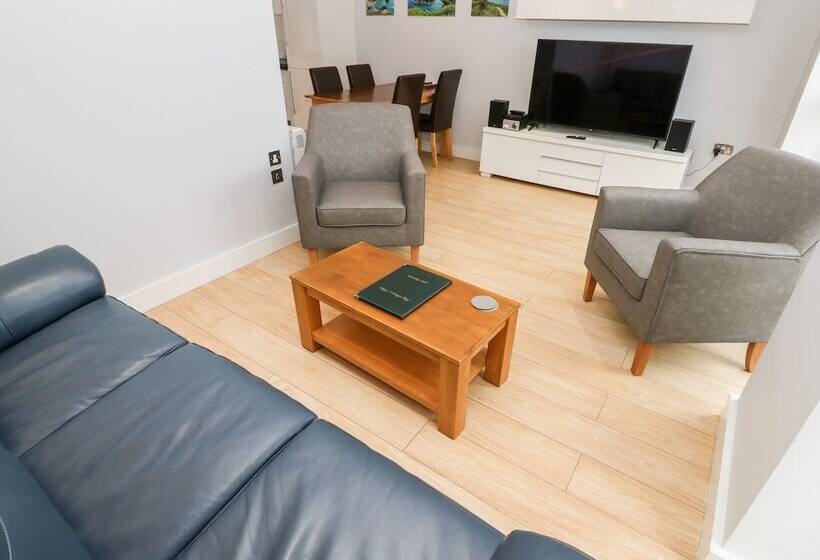 3 Bay Retreat Villas