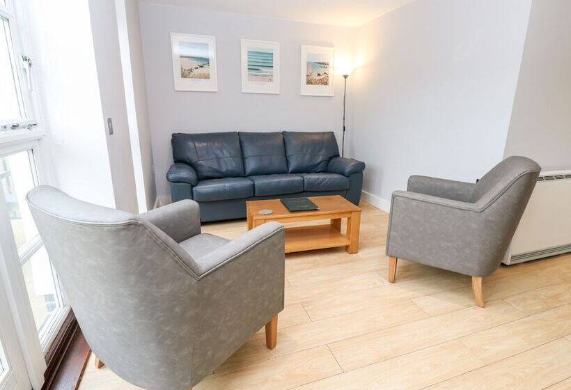 3 Bay Retreat Villas